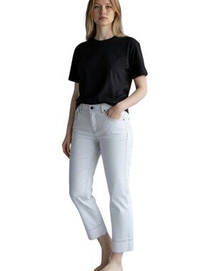 Chico's Zenergy Size 1 Reg. 8/10 White Cropped Pants 5 Pockets 24 inch inseam